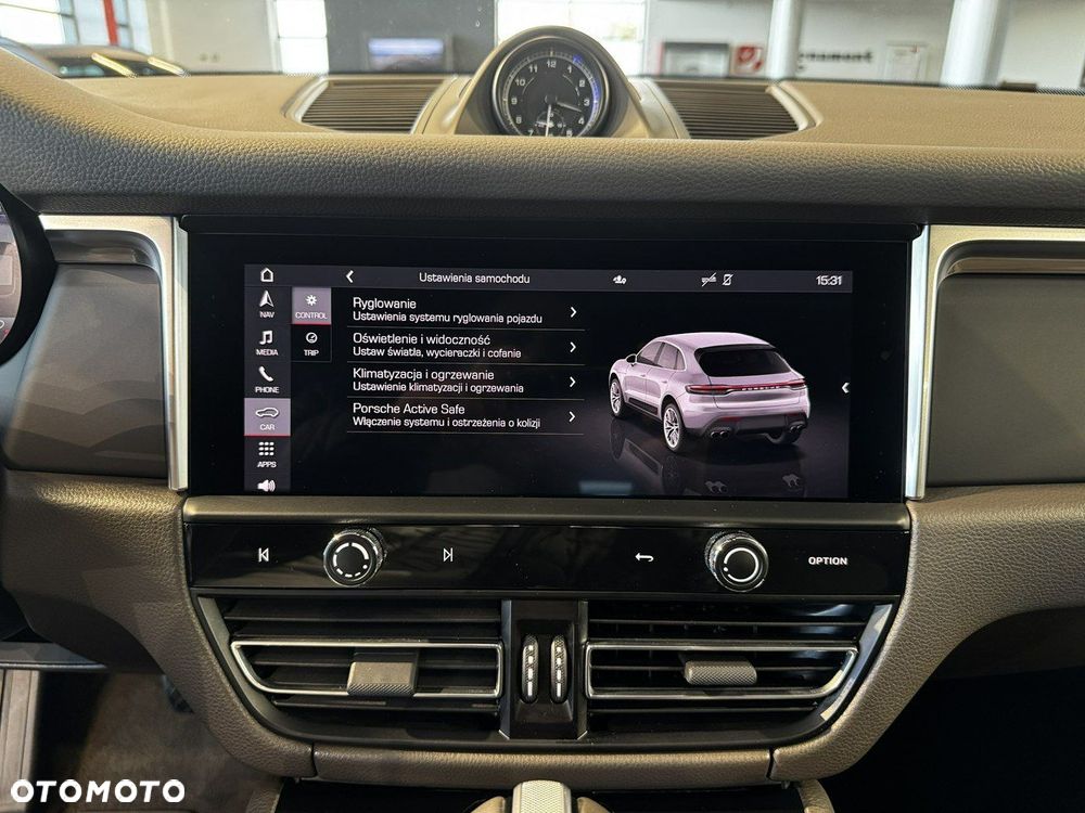 Porsche Macan - 32