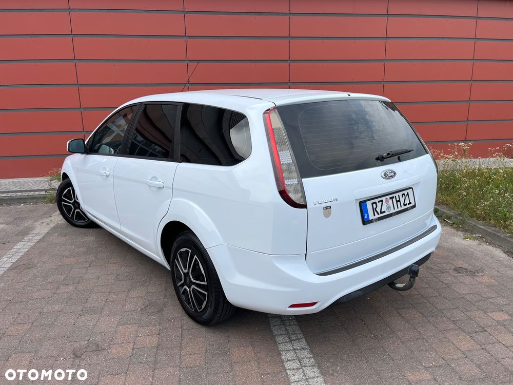 Ford Focus 1.6 16V Style - 11