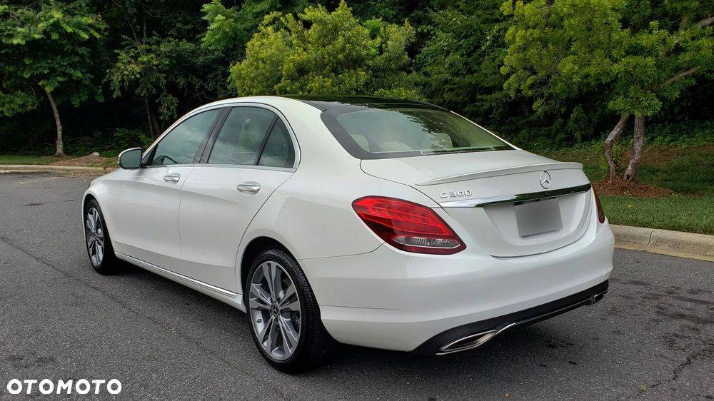 Mercedes-Benz Klasa C 300 9G-TRONIC AMG Line - 6