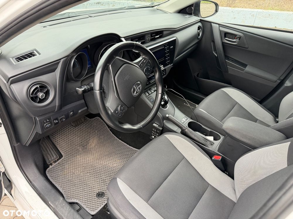 Toyota Auris Hybrid 135 Active - 9