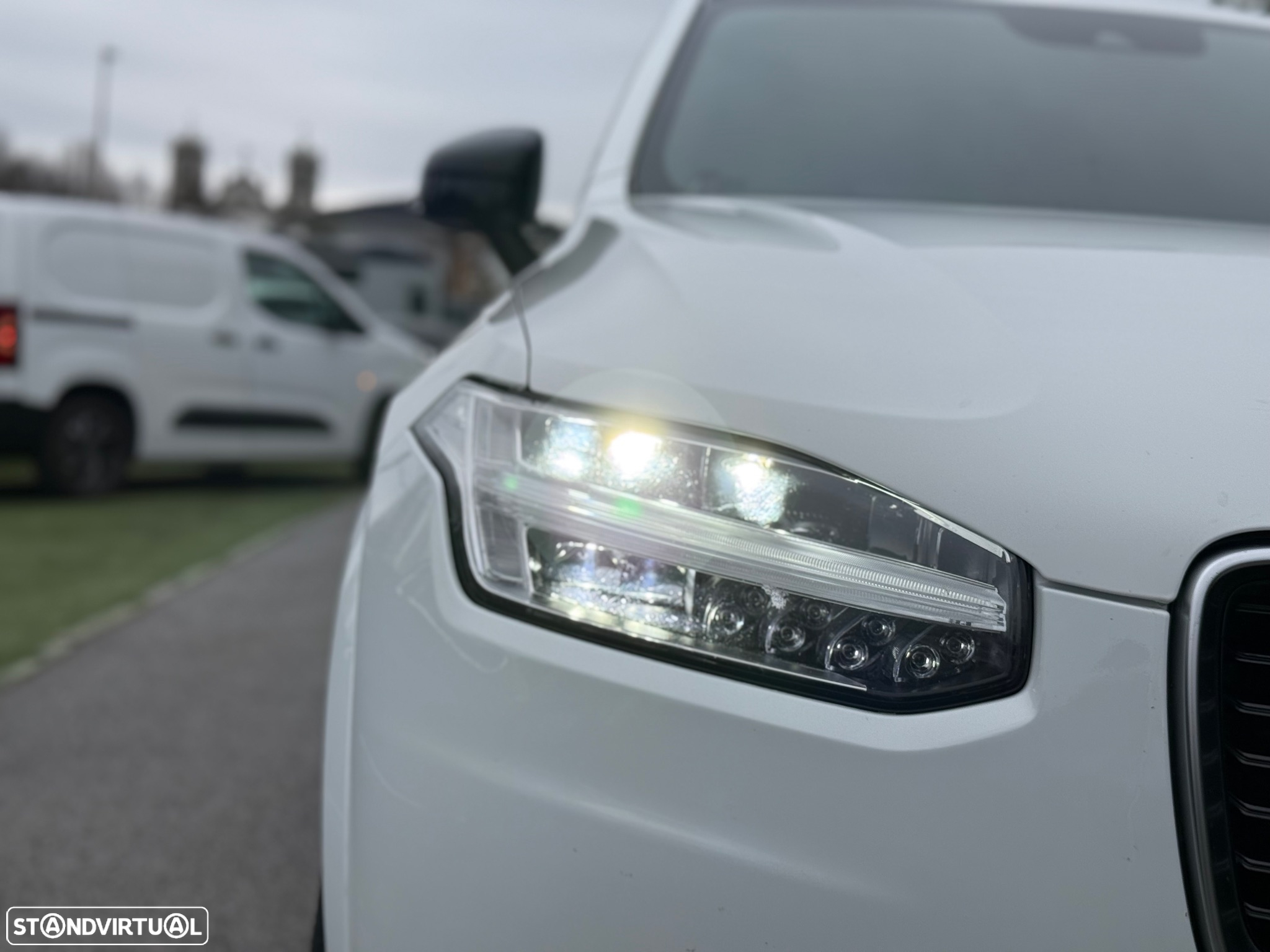 Volvo XC 90 2.0 B5 R-Design AWD - 54