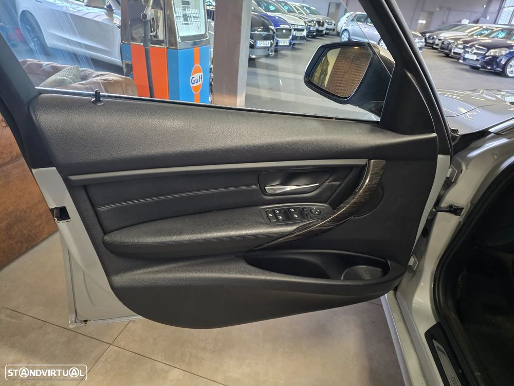 BMW 320 d Aut. Luxury Line - 30