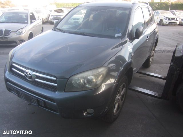 Dezmembrez Toyota RAV 4 ,2.2 D ,an 2007 , tip motor 2AD FHV