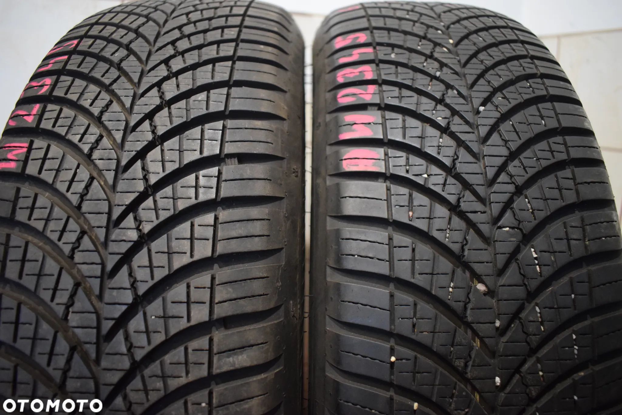 R18 195/60 Goodyear Vector 4Seasons GEN-3 Cena za parę - 1