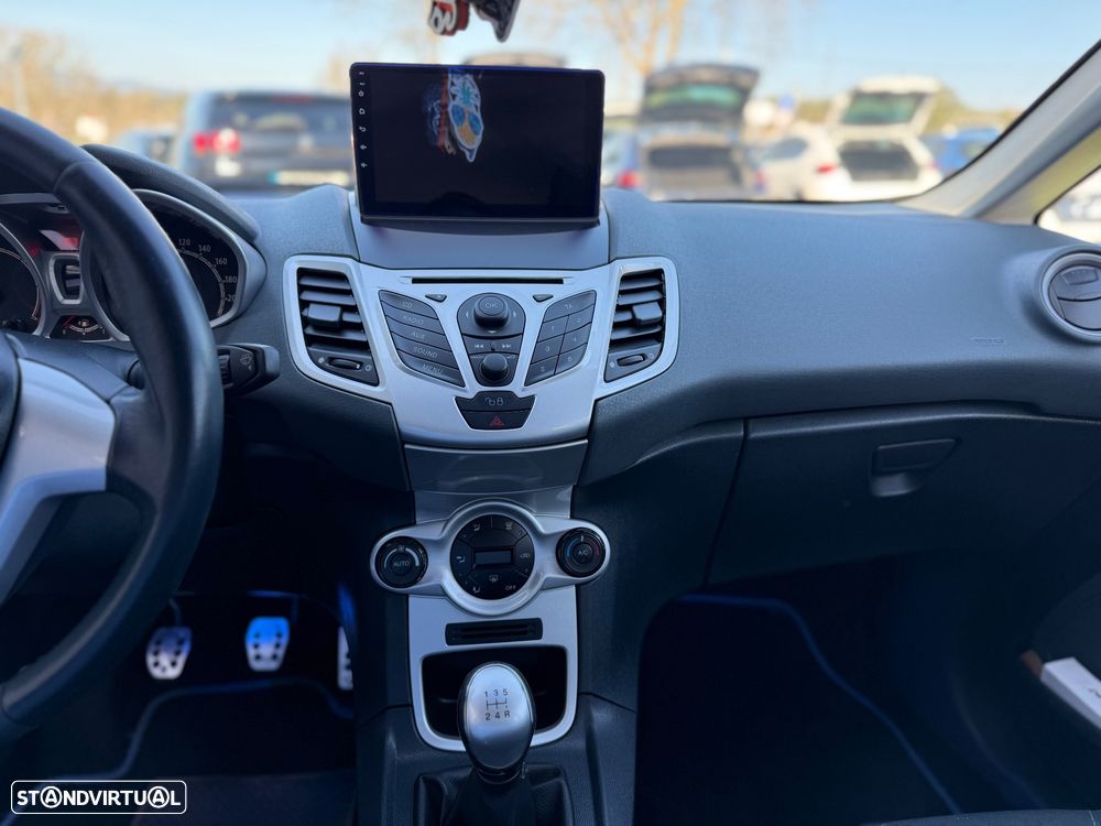 Ford Fiesta 1.4 TDCI Titanium - 9