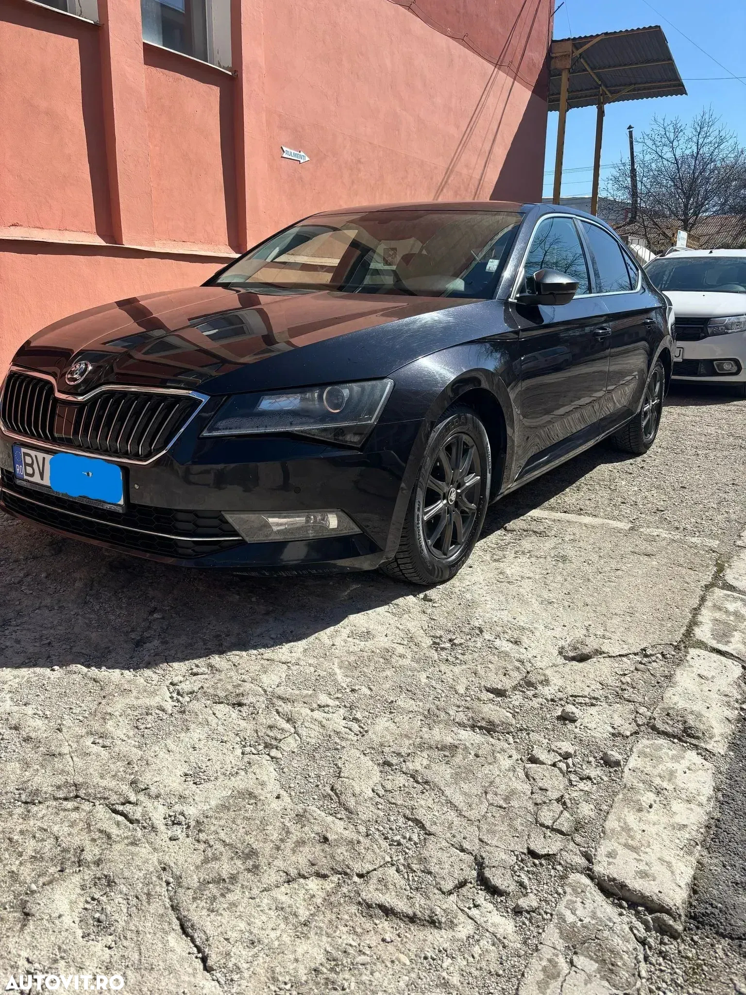 Skoda Superb 2.0 TDI DSG Ambition - 4