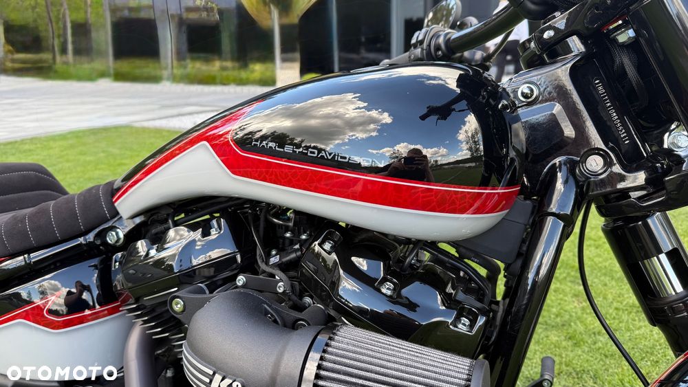 Harley-Davidson Softail Street Bob - 9