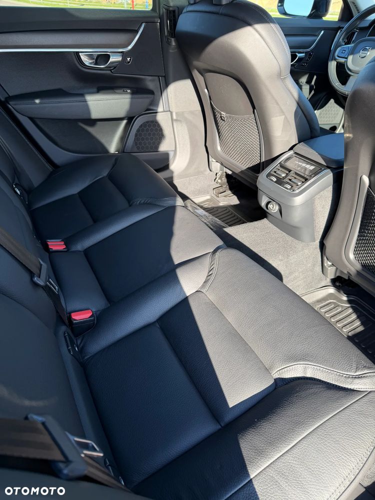 Volvo V90 Cross Country - 14