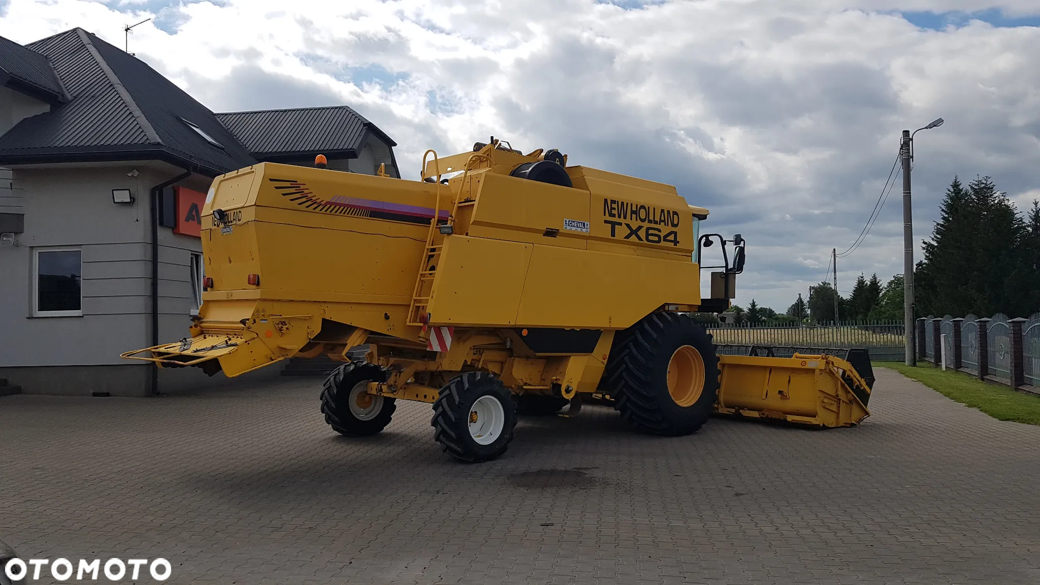 New Holland TX 64 PLUS 2001R - 12
