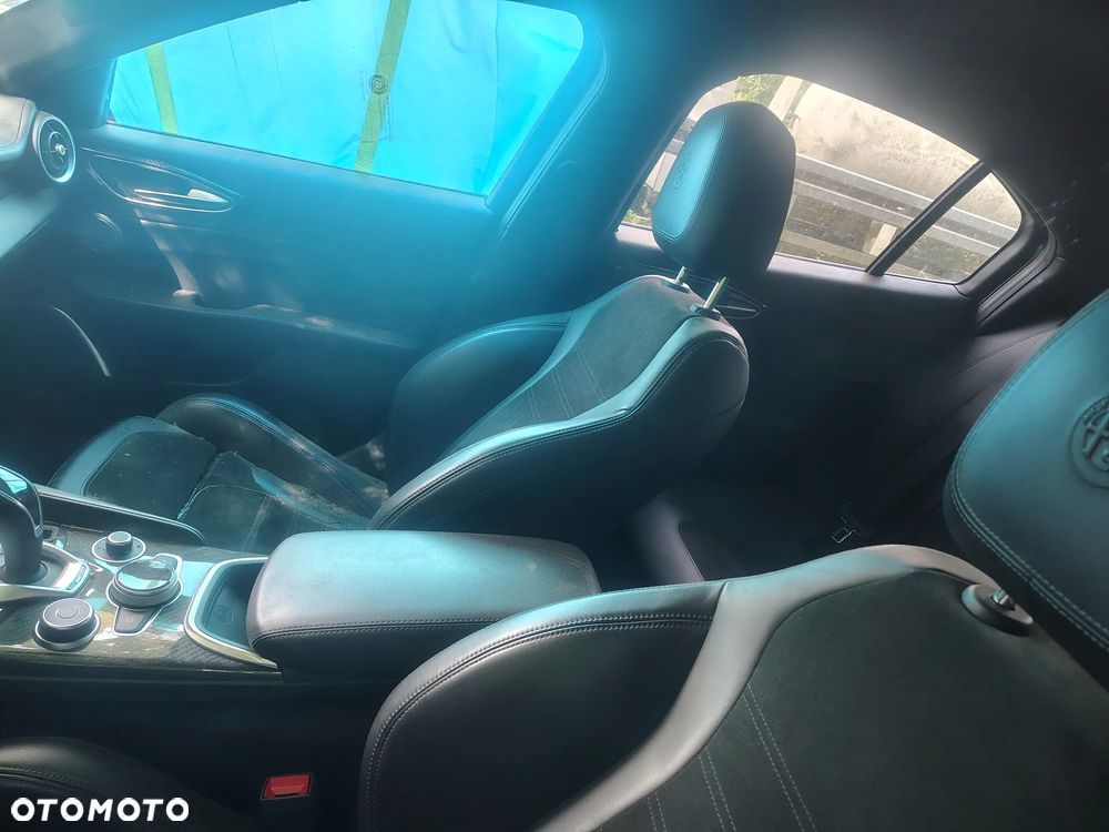 Alfa Romeo Giulia - 6