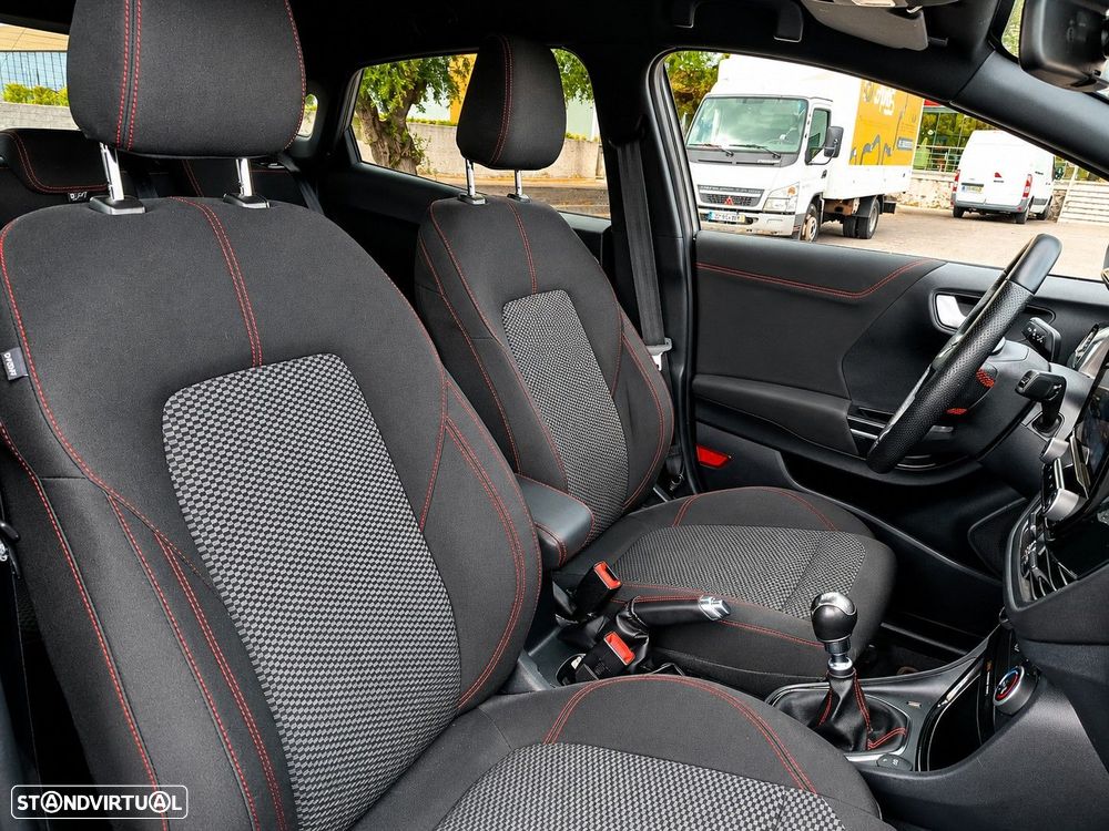 Ford Puma 1.0 EcoBoost MHEV ST-Line X Vivid Ruby Edition - 11