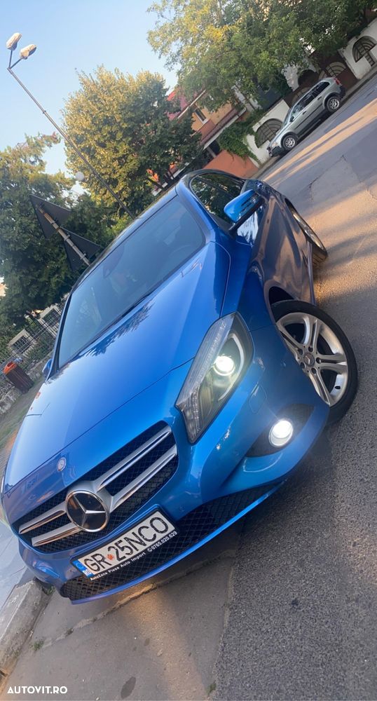 Mercedes-Benz A 200 CDI BlueEfficiency 7G-DCT Urban - 2