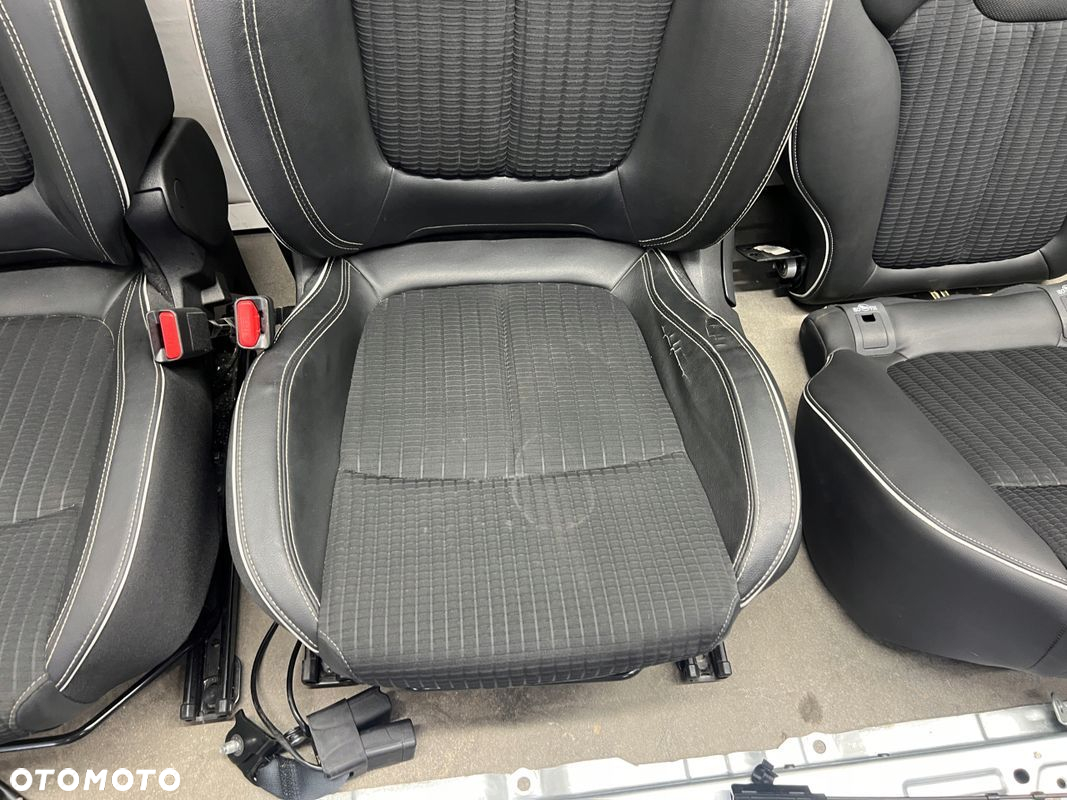 Renault Kadjar wnętrze fotel fotele kanapa KOMPLET BOSE PÓŁSKÓRA - 6