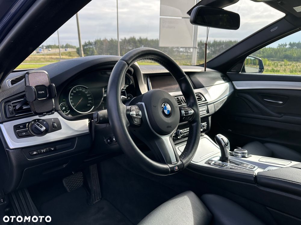 BMW Seria 5 530d xDrive Touring Sport-Aut - 23