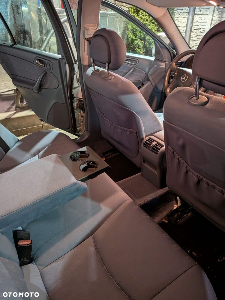 Mercedes-Benz Klasa C 200 CDI Classic - 12