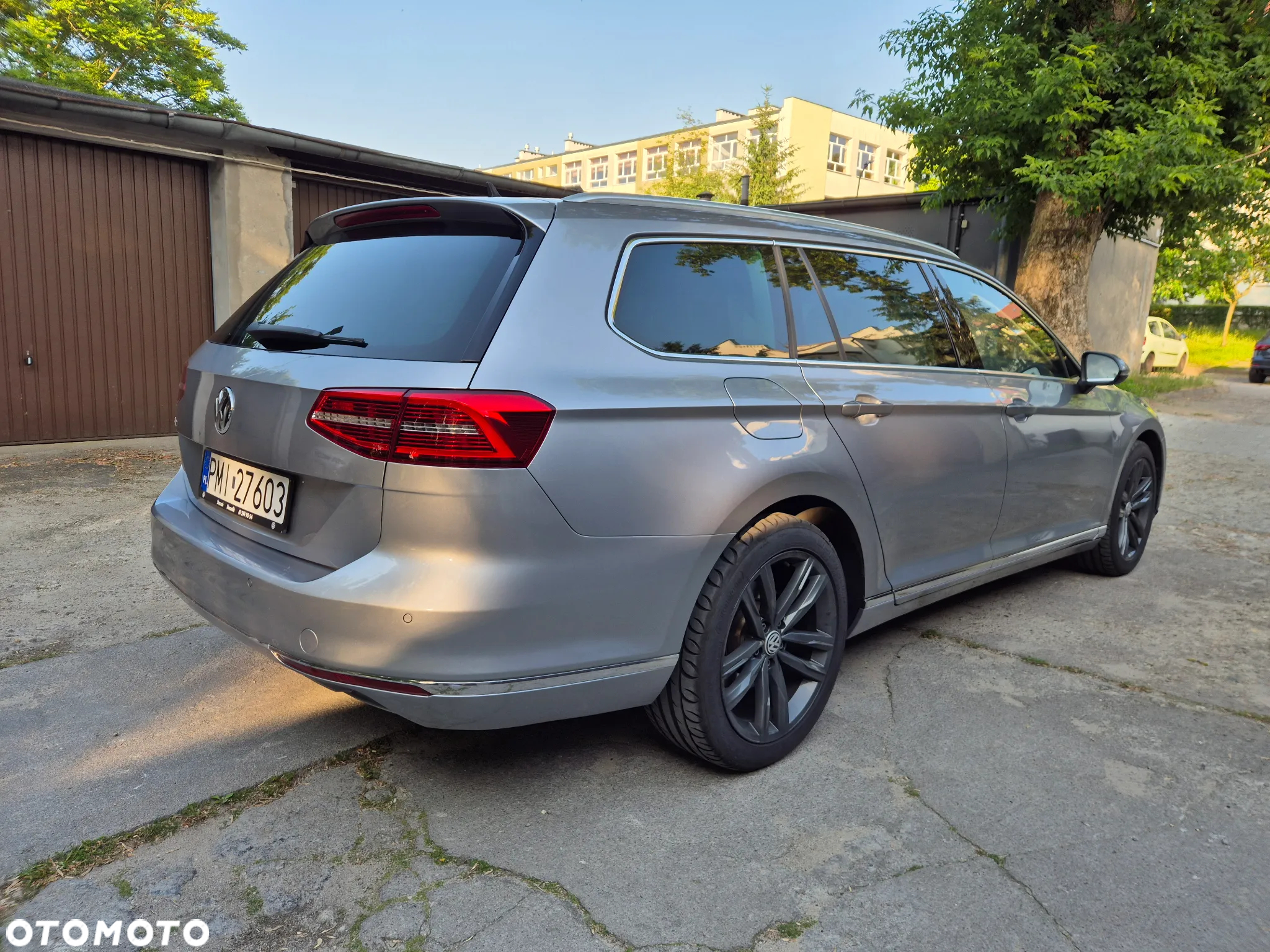 Volkswagen Passat - 4