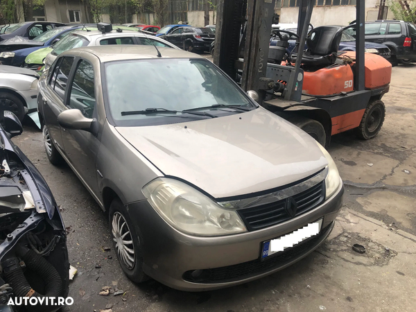 Dezmembrez Renault Clio Thalia 2012 1.2 benzina maro
