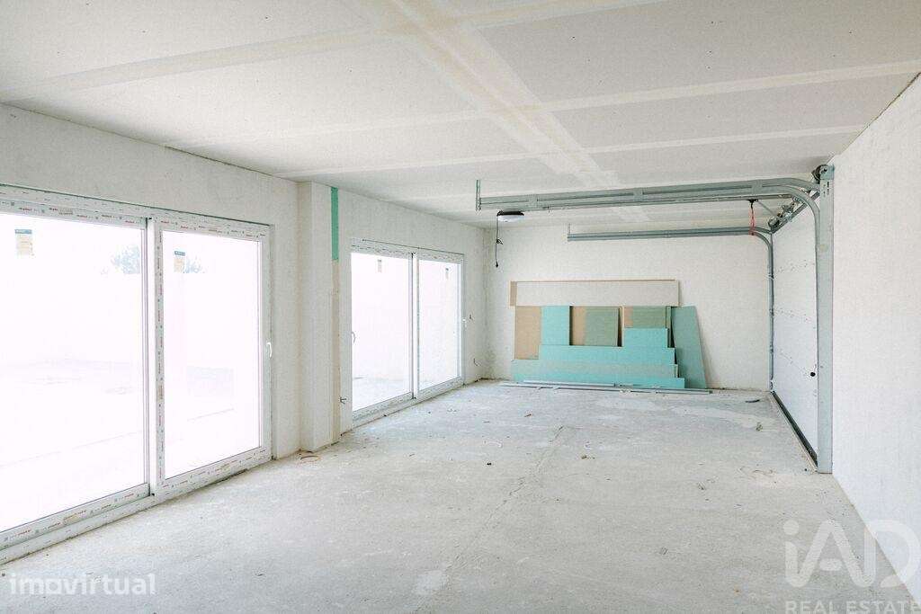 Casa / Villa T4 em Atouguia da Baleia de 300,00 m2 - Grande imagem: 5/15