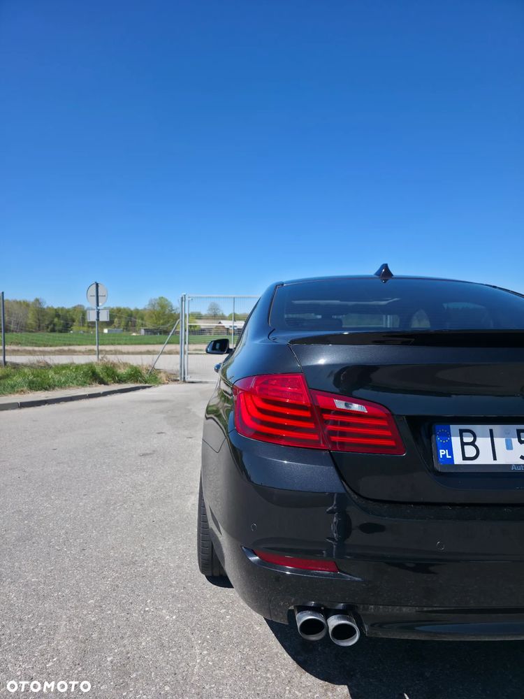 BMW Seria 5 528i xDrive - 4