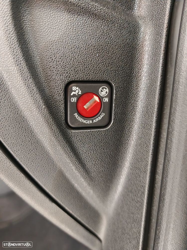 Citroën C3 1.2 PureTech Shine - 18