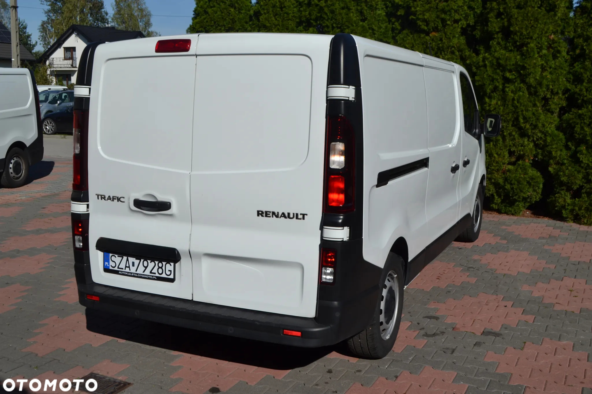 Renault Trafic 2.0 dCi L2H1 HD Extra (bryg.) - 11