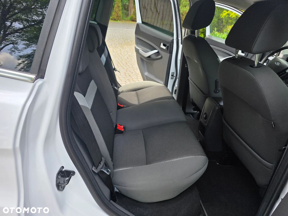 Ford Kuga - 14