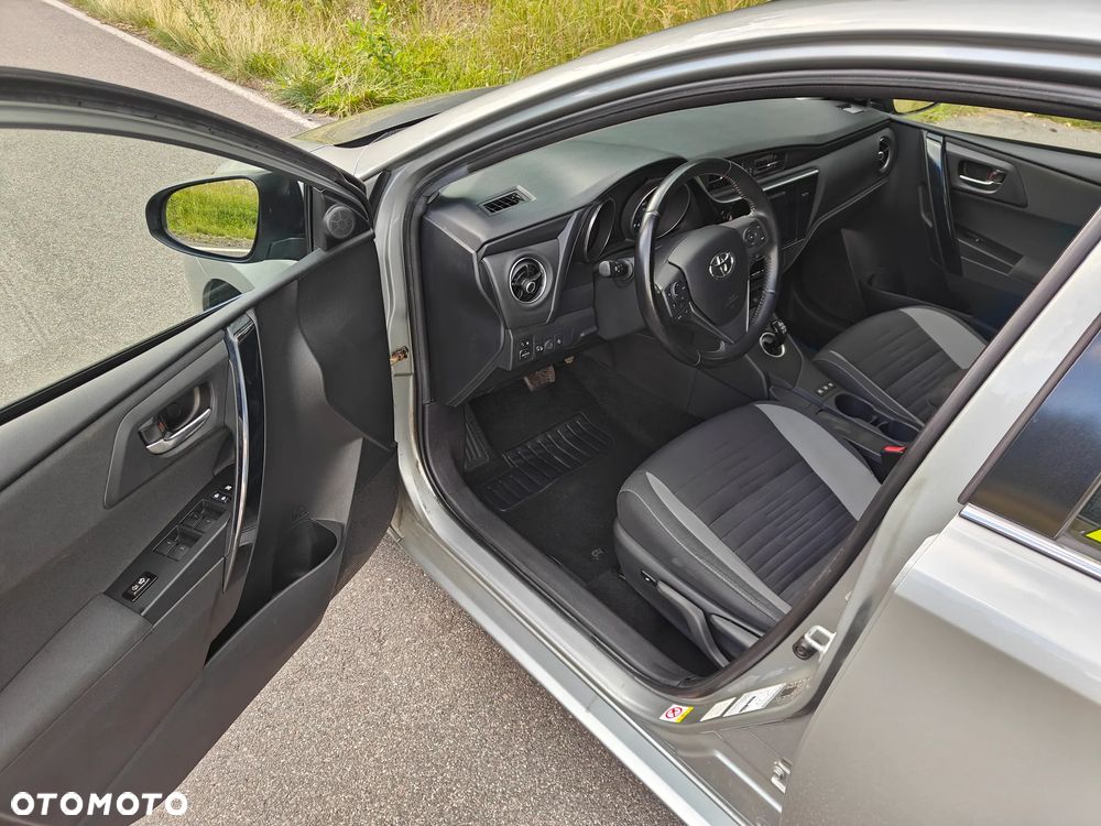 Toyota Auris - 16