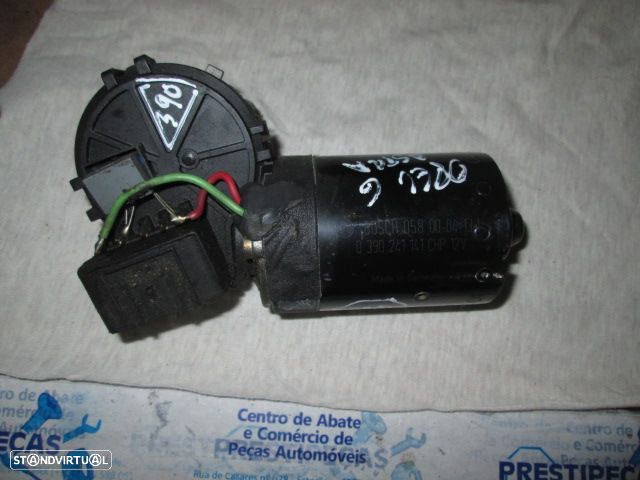 Motor Limpa Vidros Frente 0390241141 OPEL ASTRA G   1998 1.4I  16V 90CV 4P CINZA BOSCH OPEL ASTRA G SPORT VAN 1999 1.7TD 68CV 3P PRETO BOSCH OPEL ASTRA G CARAVAN 1999 2.0DI 82CV 5P PRETO Frente  Bosch - 2
