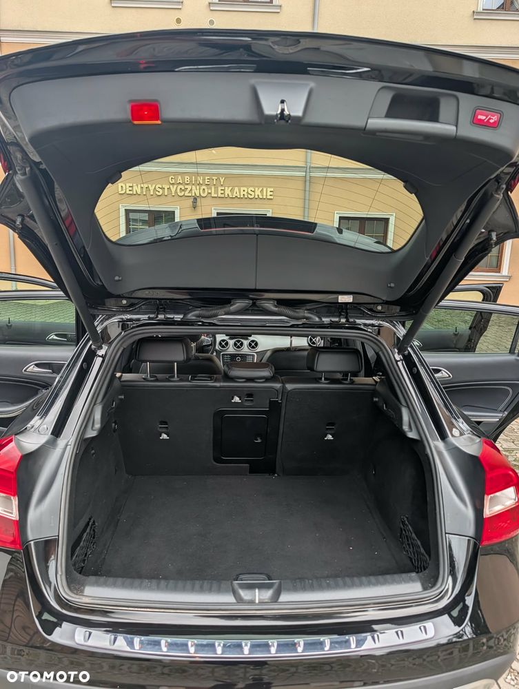 Mercedes-Benz GLA 250 7G-DCT UrbanStyle Edition - 33