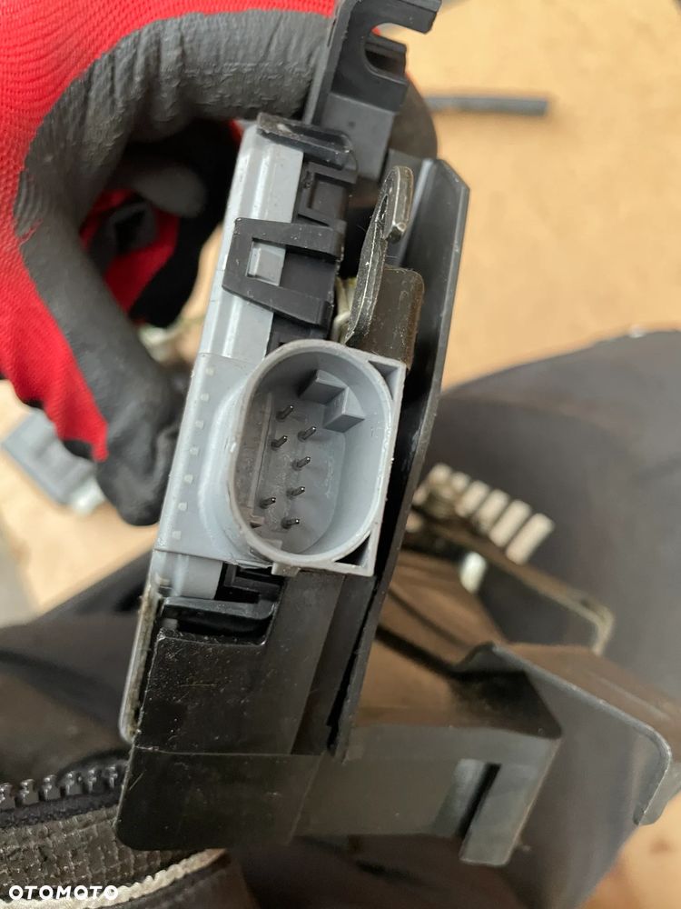 BMW E46 Compact zamek z drzwi lewy przód przedni 7 PIN EU 8253431 - 6