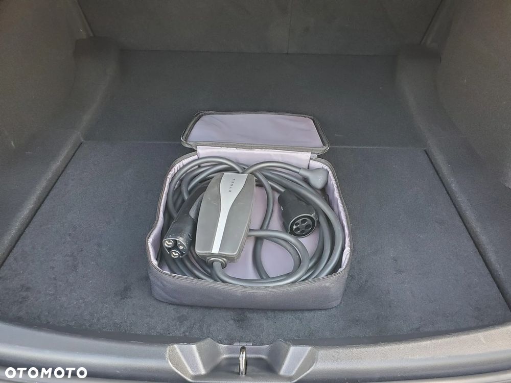 Tesla Model 3 Langstreckenbatterie Allradantrieb Dual Motor - 17