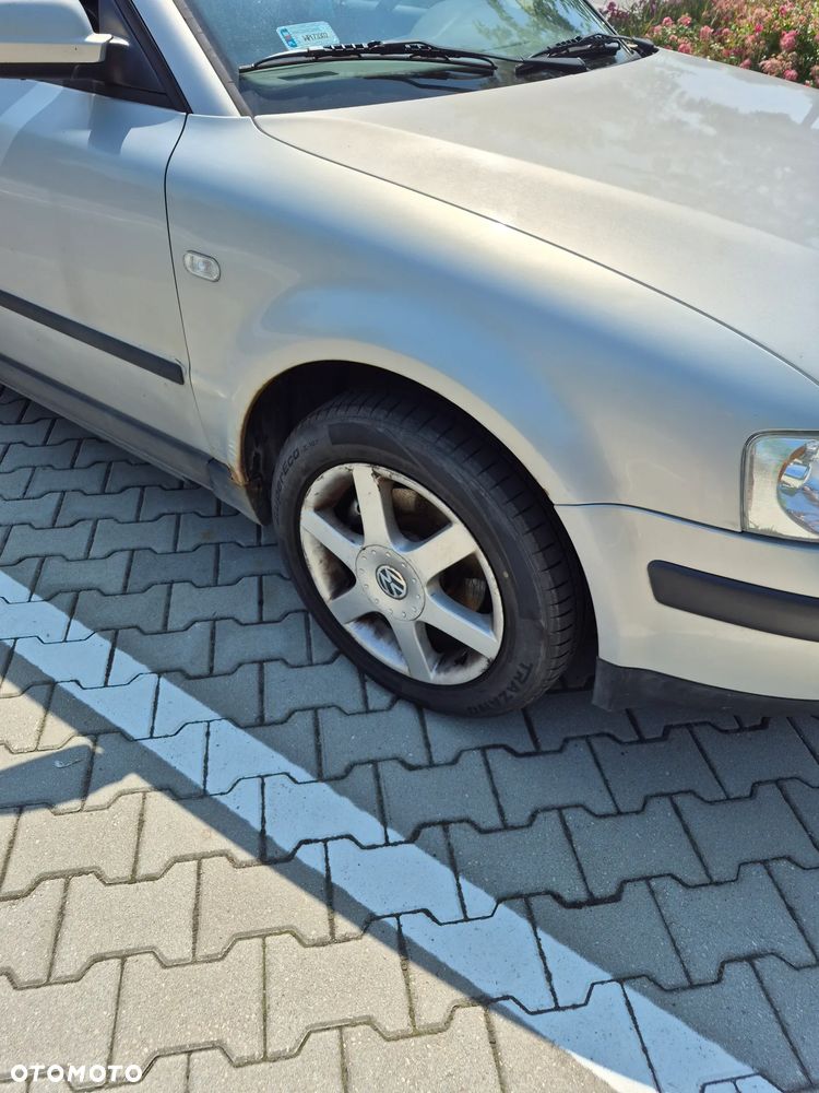 Volkswagen Passat 1.6 Comfortline - 17