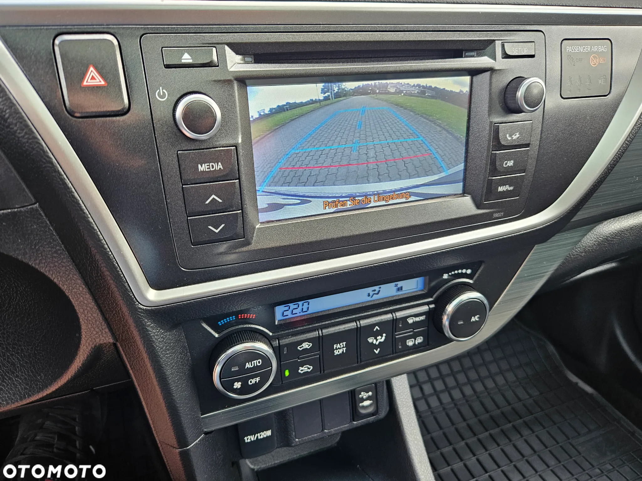 Toyota Auris 1.6 Premium - 23