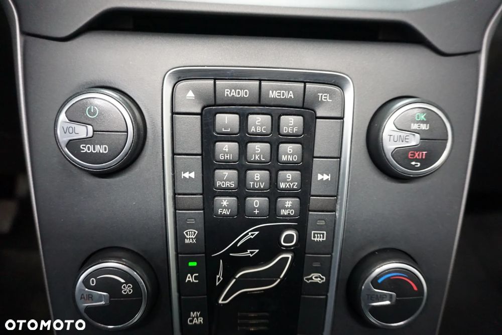 Volvo V40 D2 Kinetic - 33