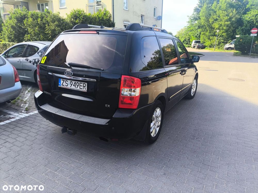 Kia Carnival - 6