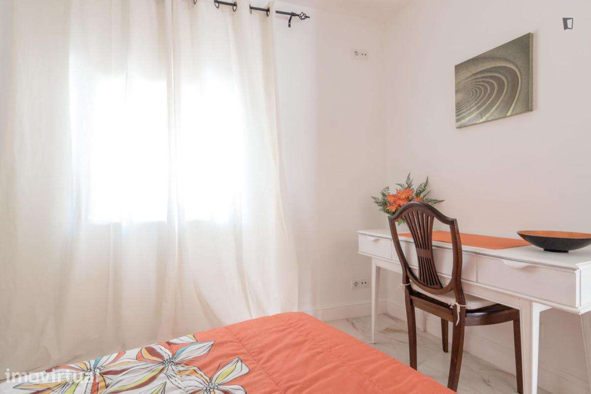 Quarto - localizado em Campolide Lisbon - Grande imagem: 5/12