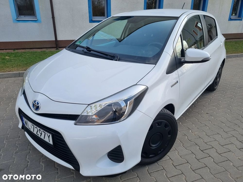 Toyota Yaris Hybrid 100 Life - 28