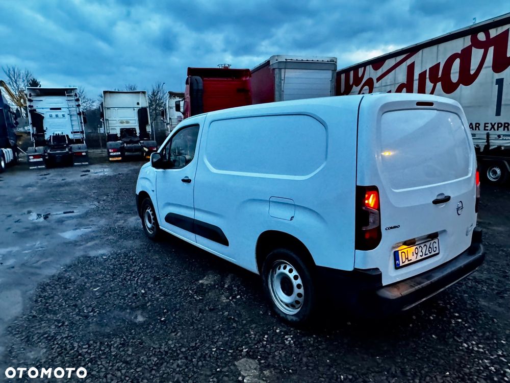Opel Combo E - 6