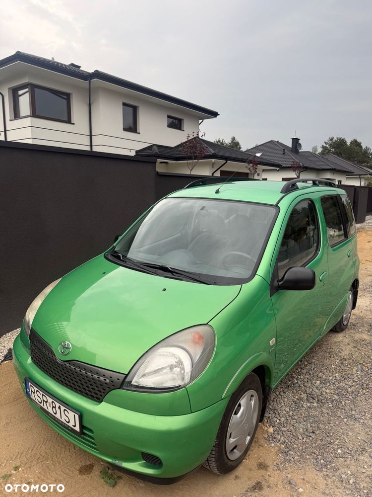 Toyota Yaris Verso - 1