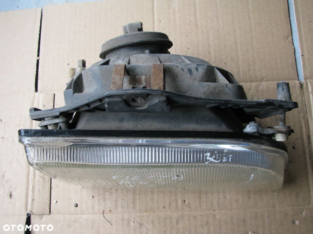 FORD FIESTA MK1 I LAMPA PRAWY PRZÓD PRAWA - 2