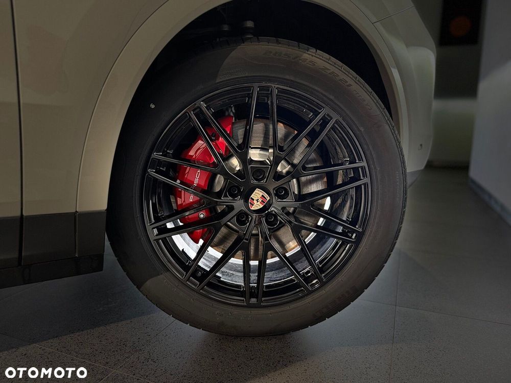 Porsche Cayenne - 16