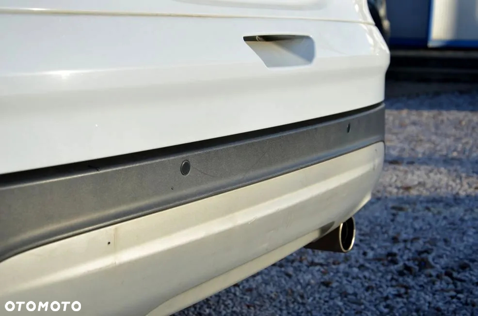 Ford Kuga 2.0 TDCi 2x4 Titanium - 21