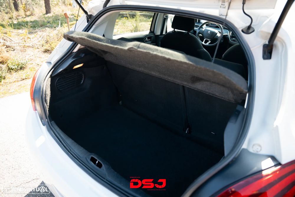 Peugeot 208 PureTech 82 Style - 12