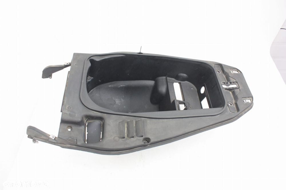 SCHOWEK KUFER BAGAŻNIK Gilera Nexus 125 250 06-13 - 2