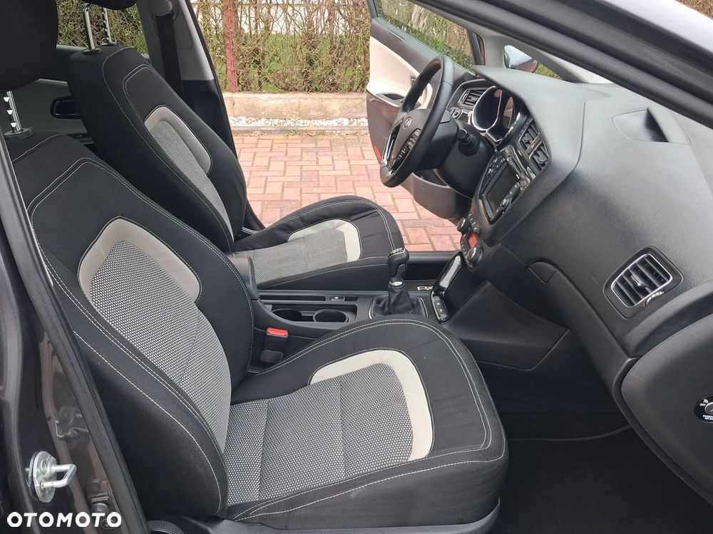Kia Ceed 1.6 CRDi 128 Platinum Edition - 15