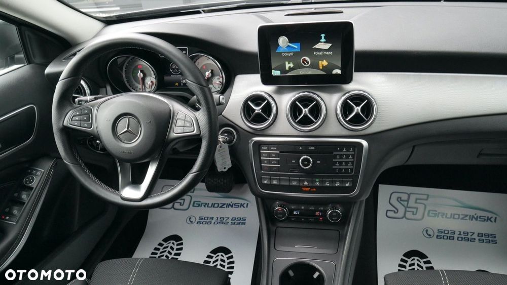 Mercedes-Benz GLA - 8