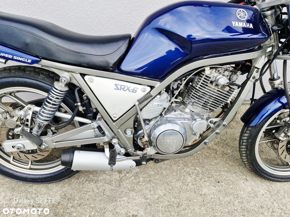Yamaha SRX - 19