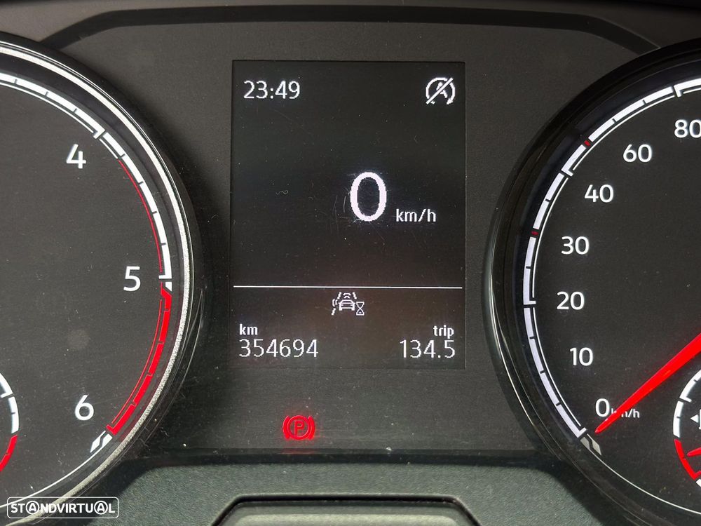 VW Transporter 2.0 TDI Longo Extra AC - 19