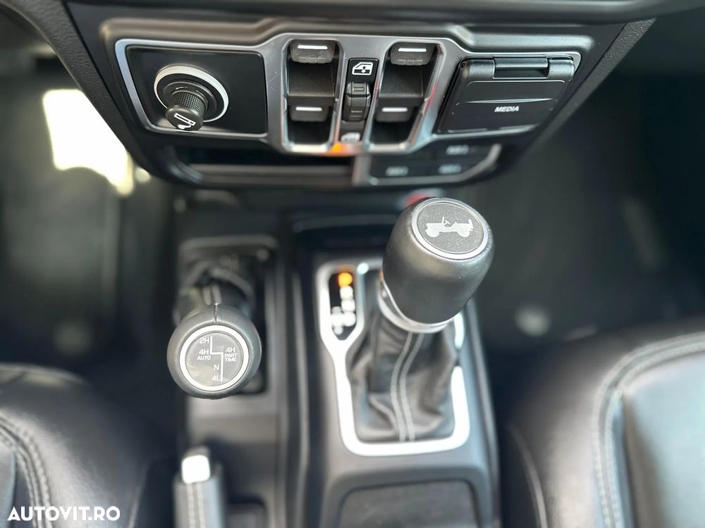 Jeep Wrangler 2.0 4xe AT8 PHEV Sahara - 33