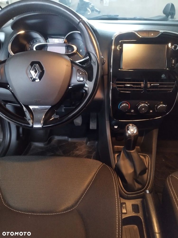 Renault Clio 1.2 16V 75 Experience - 8